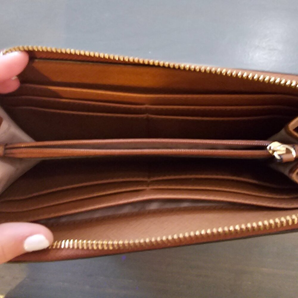 Michael Kors Luggage Brown Jet Set Travel Large Leather Continental Wallet - Picture 4 of 7